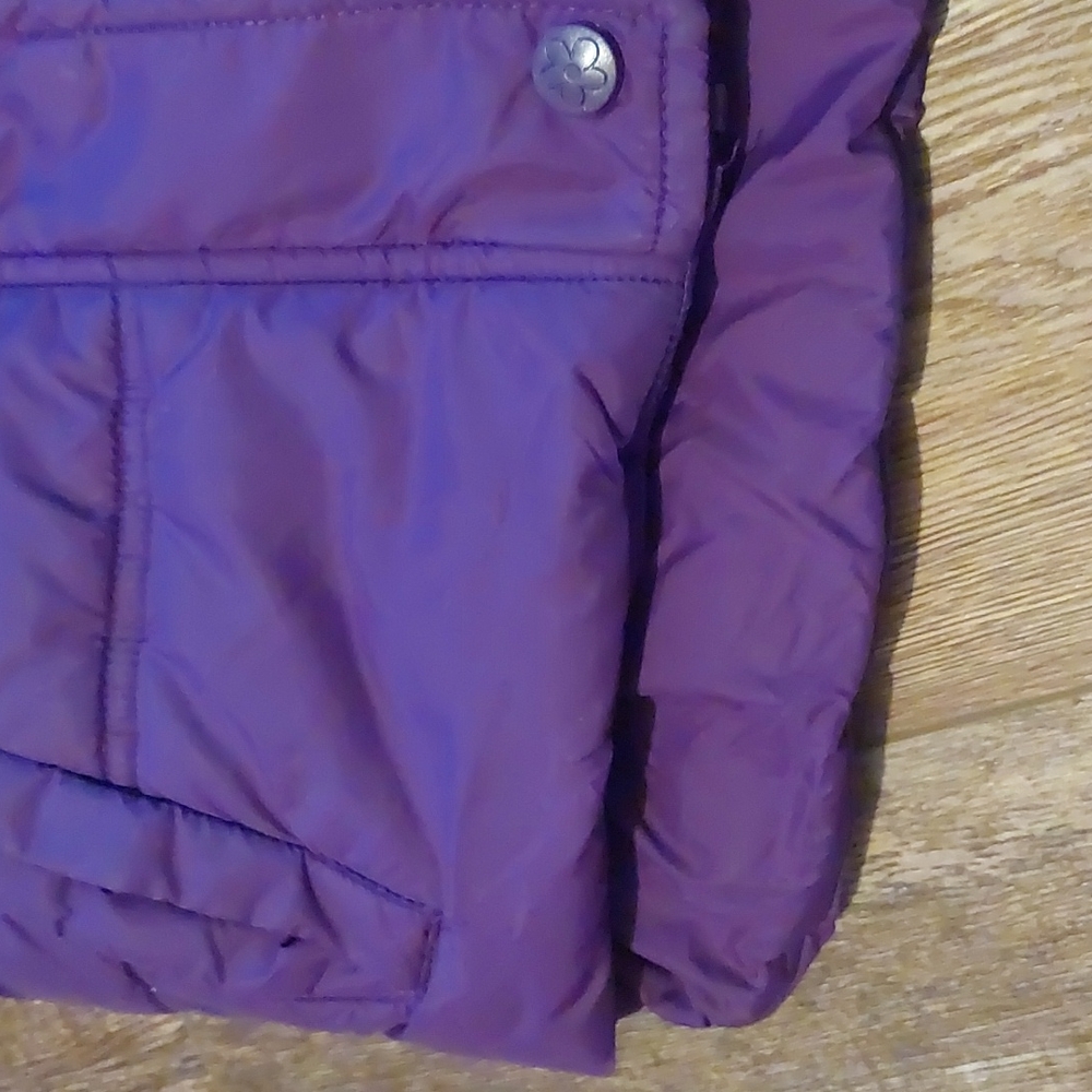 Vest - Picture 2 of 8